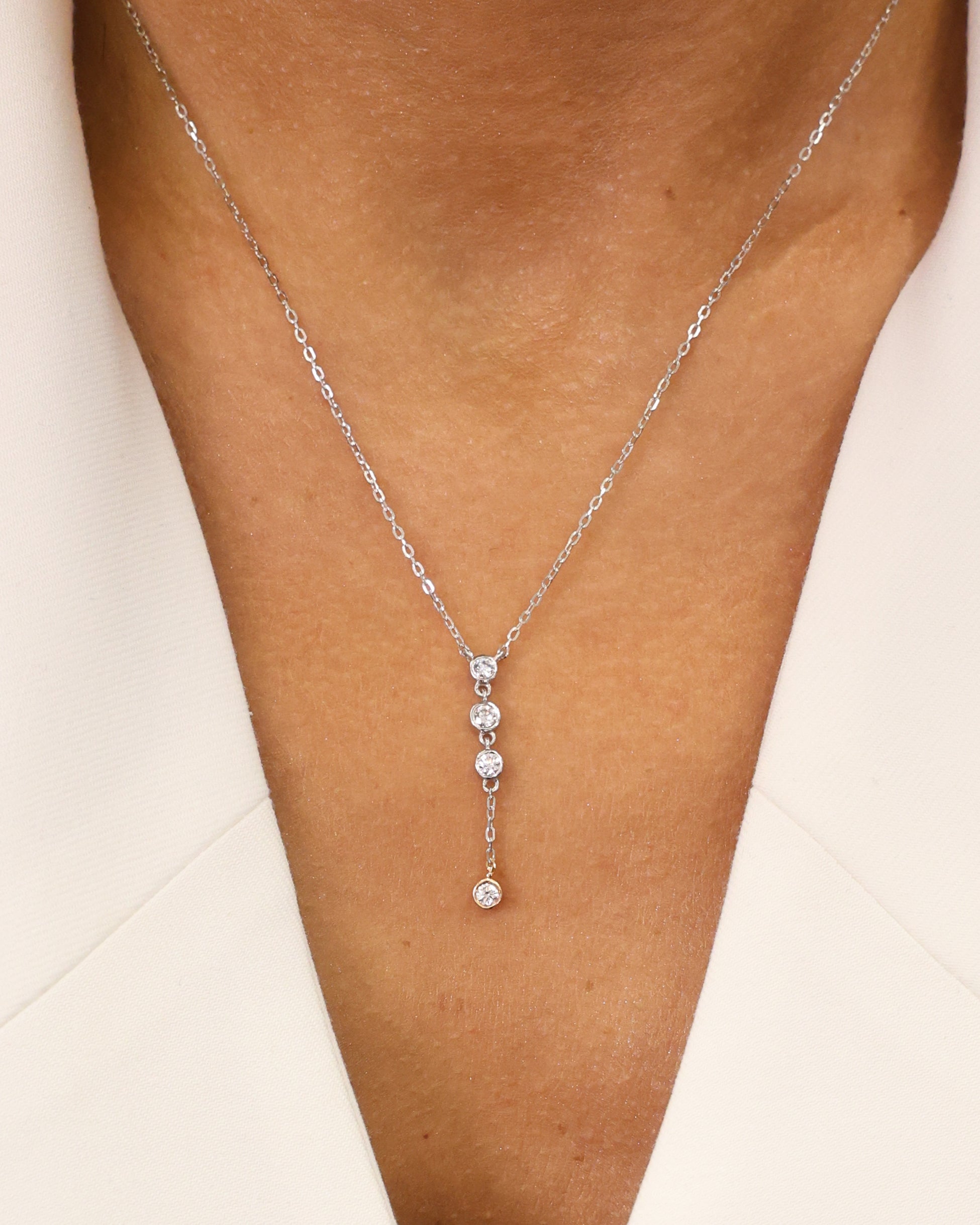 MODERN NECKLACE NATURAL DIAMOND