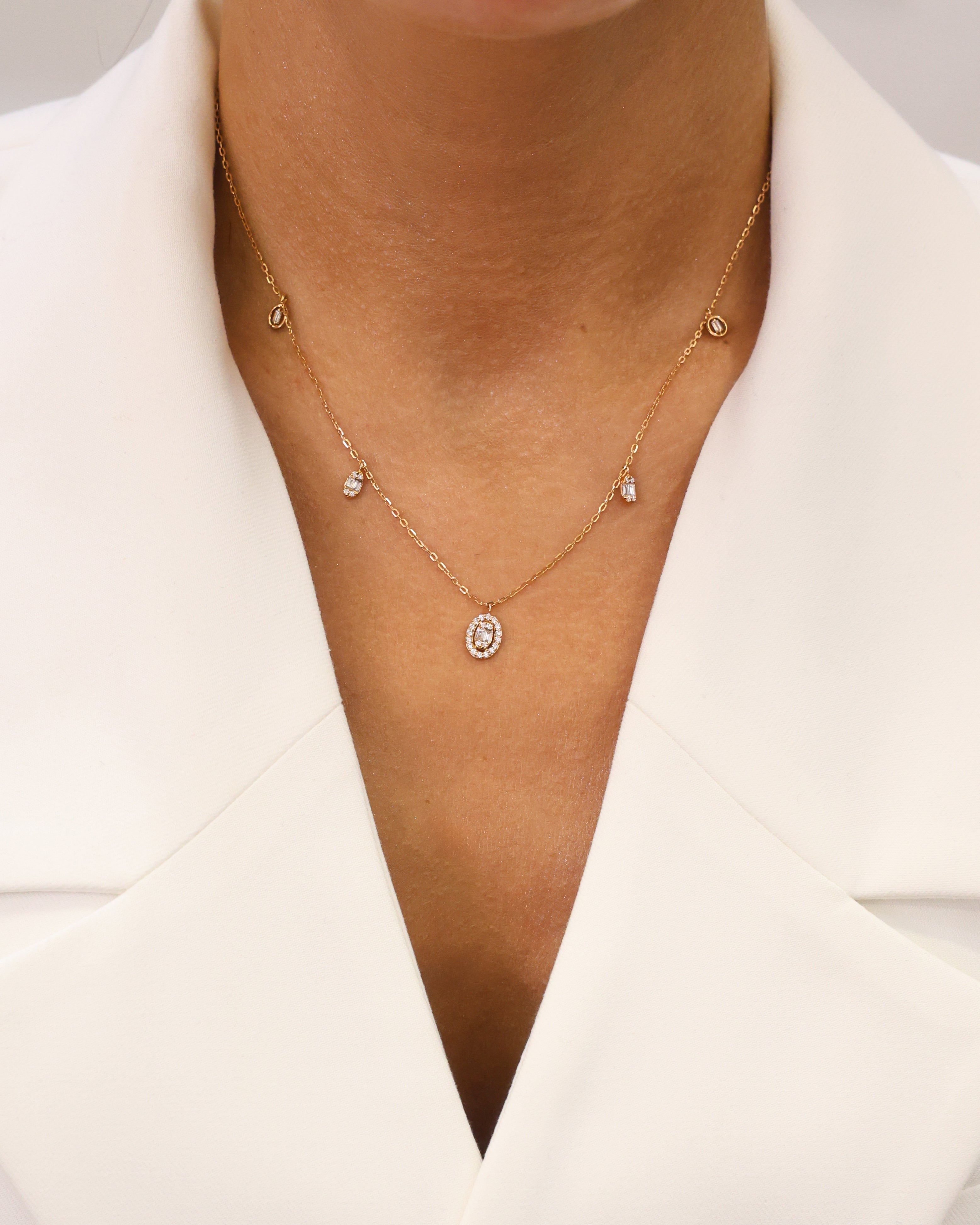 MODERN NECKLACE NATURAL DIAMOND