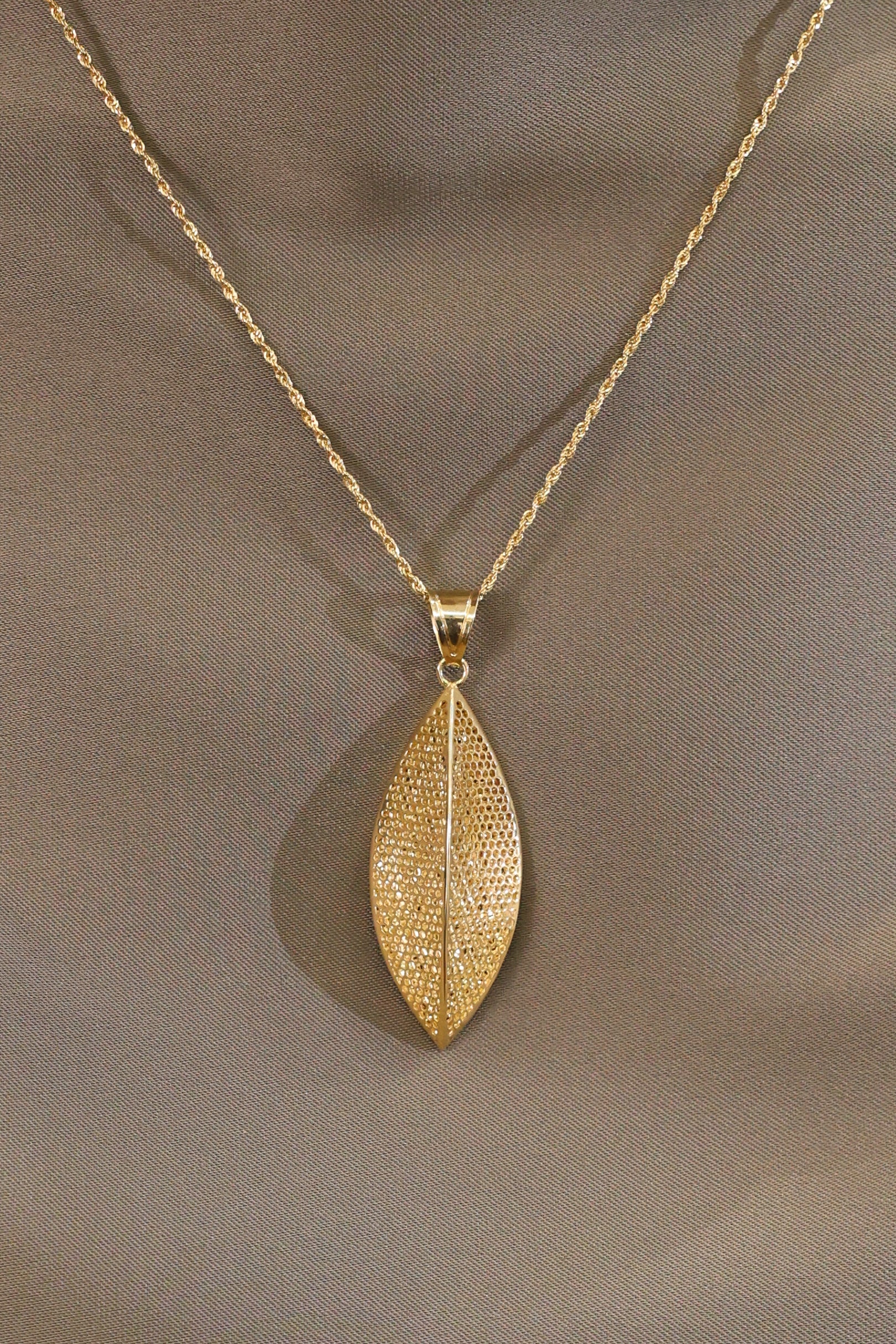 FILIGREE LEAF PENDANT