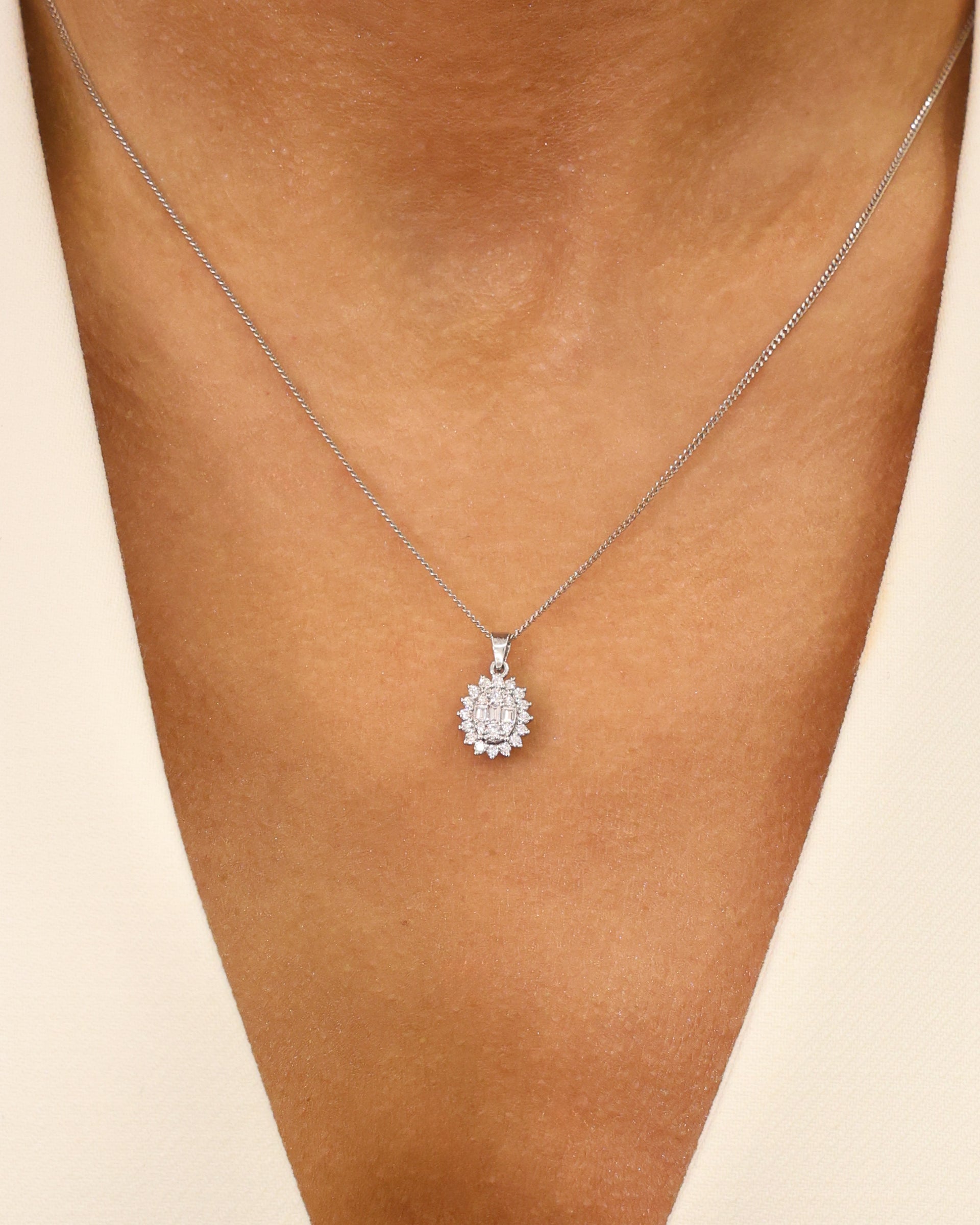 OVAL PENDANT NATURAL DIAMOND