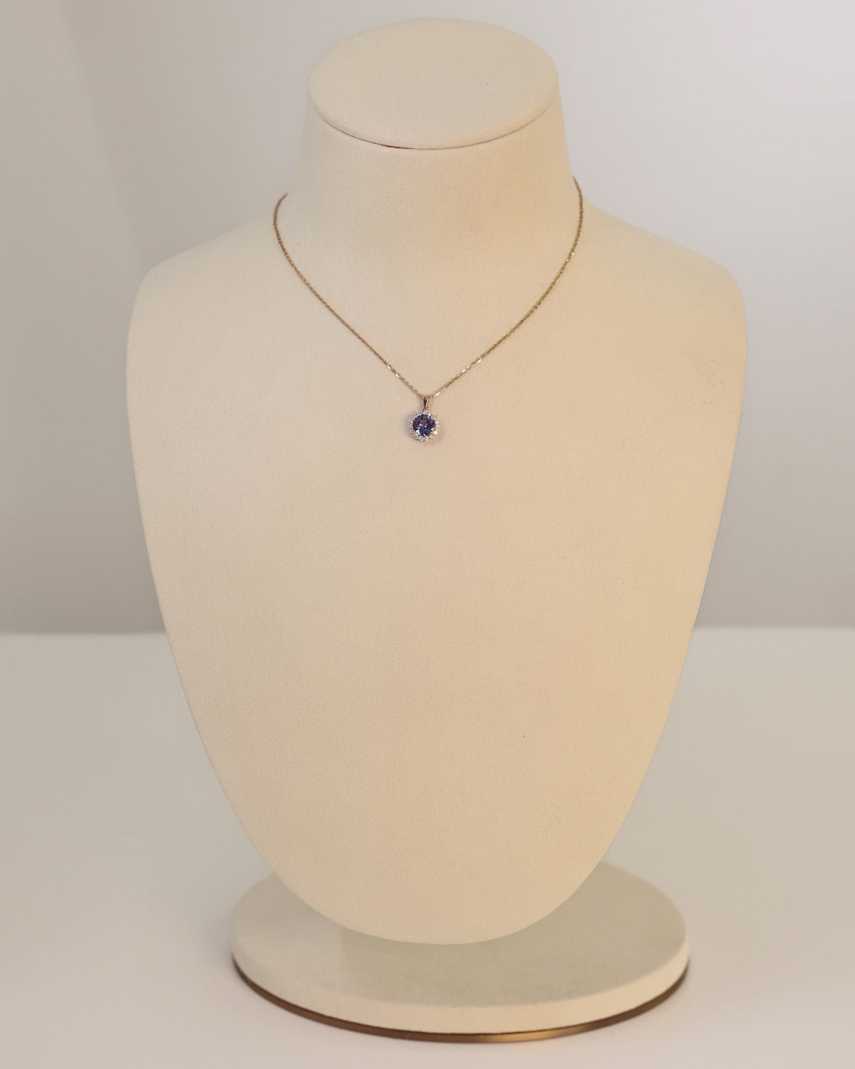 Tanzanite with Natural Diamond Pendant in 18K Rose Gold – view 2