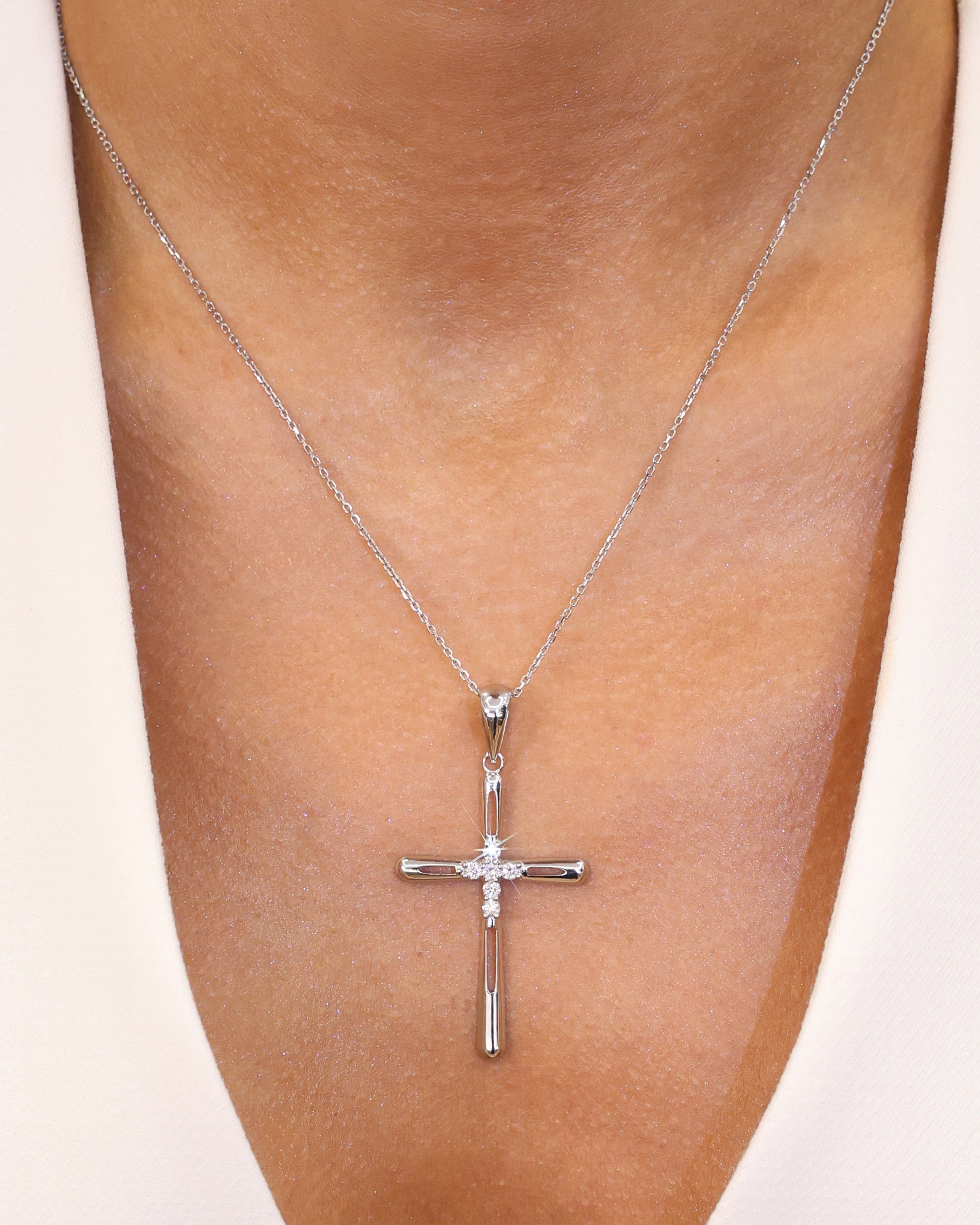 CROSS PENDANT NATURAL DIAMOND 0,30 CT.