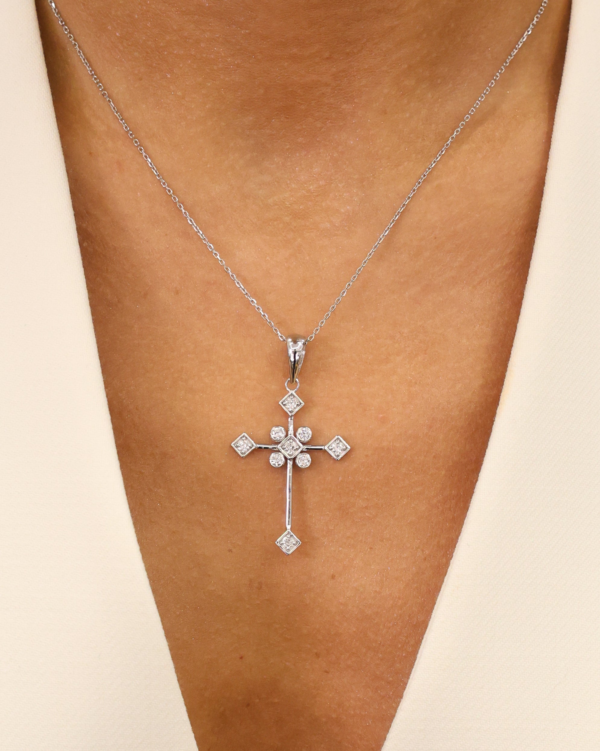 NATURAL DIAMOND CROSS PENDANT