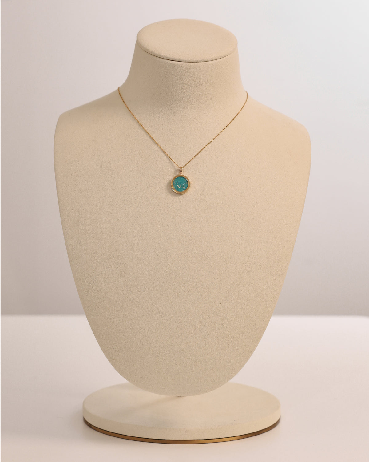 Turquoise Mini Circle Pendant in 18K Yellow Gold – view 2