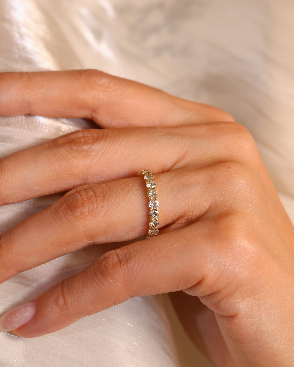 Round Diamond Eternity Band in 18K Yellow Gold, 2.20 ct