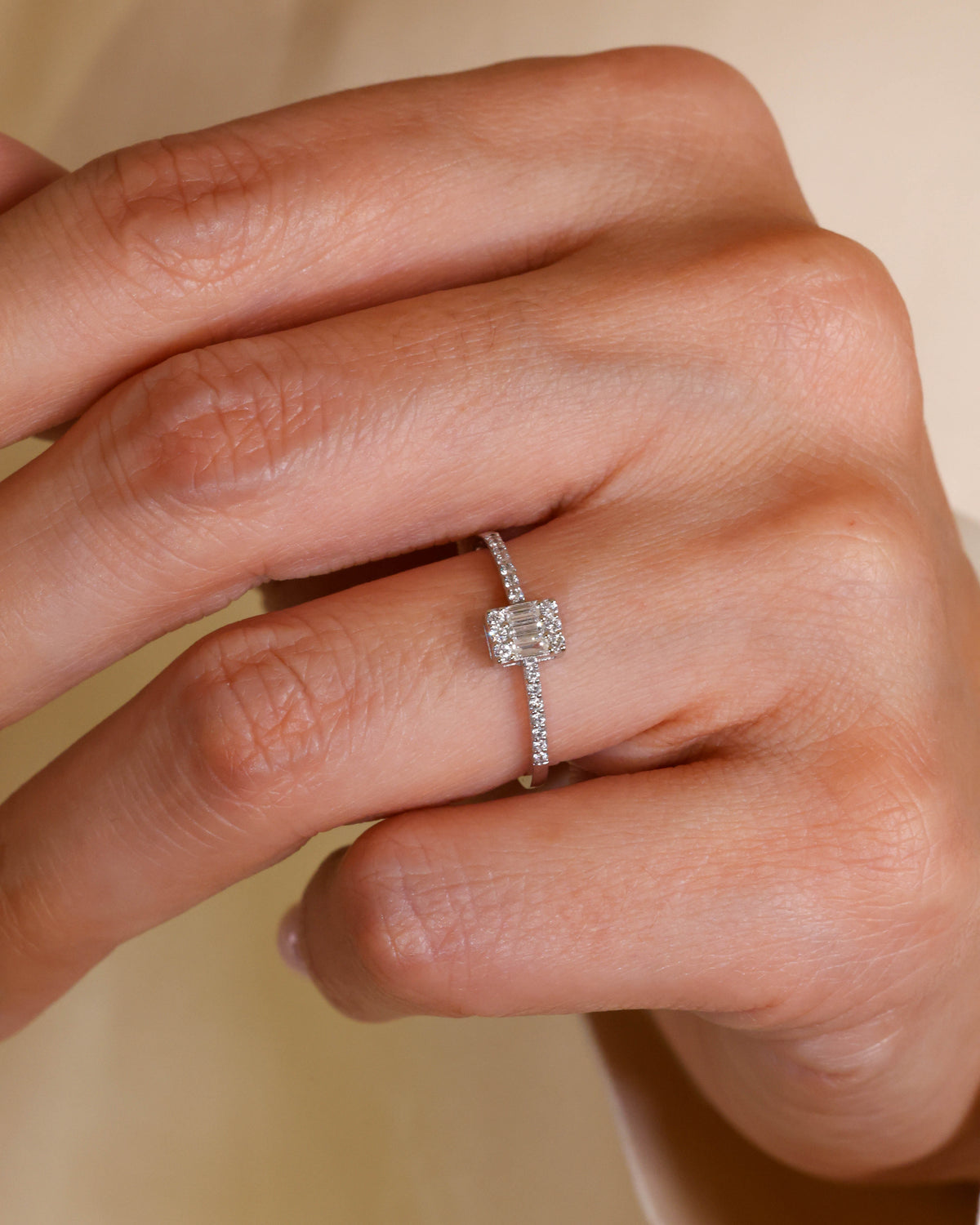 Baguette & Round Diamond Illusion Ring in 18K White Gold, 0.22 ct