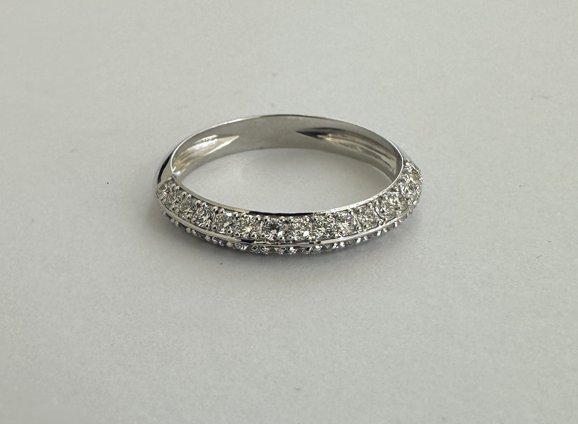 0.58 ct diamond 18k white gold ring