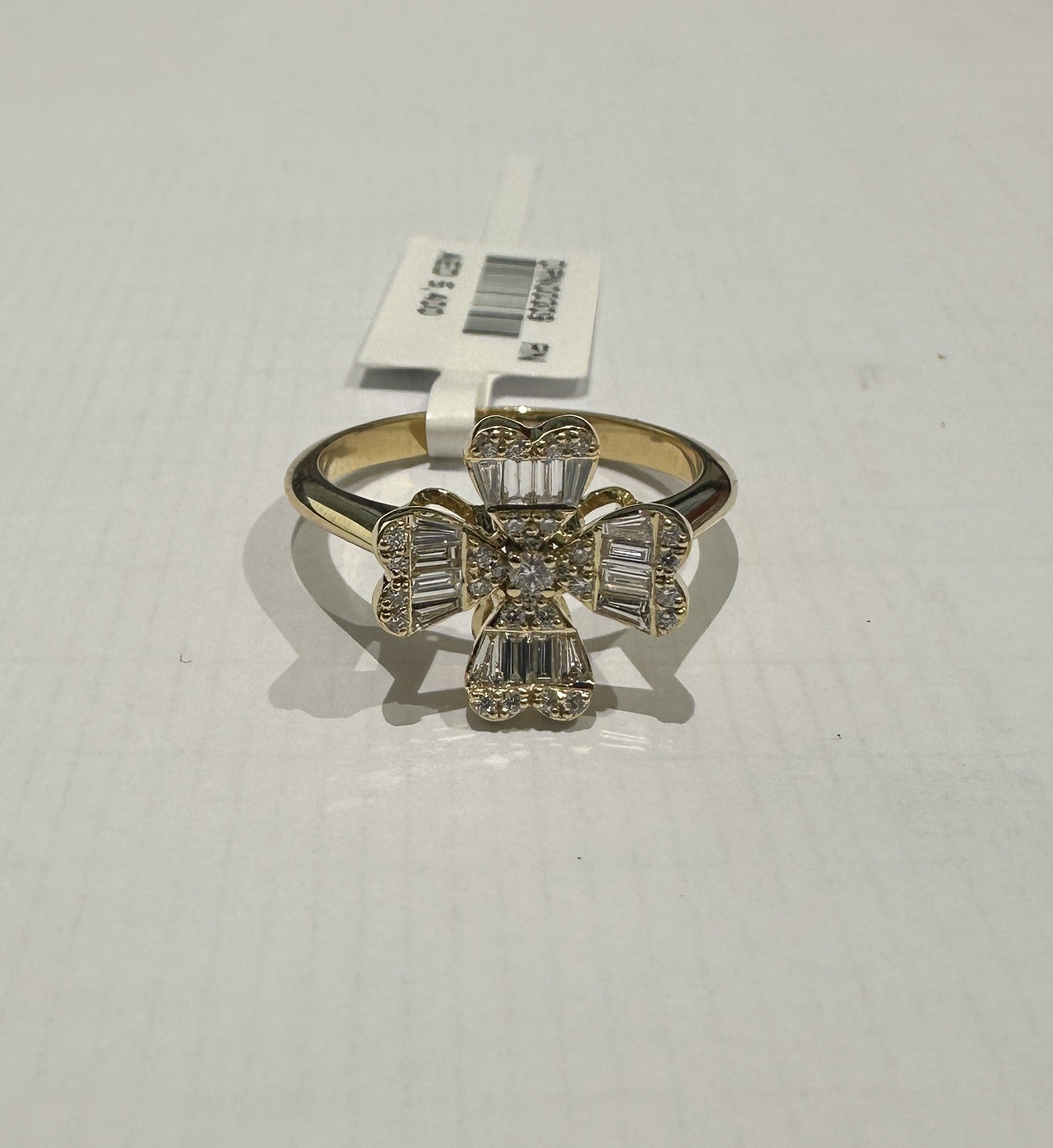 0.43 ct baguette cut diamond 18k yellow gold ring