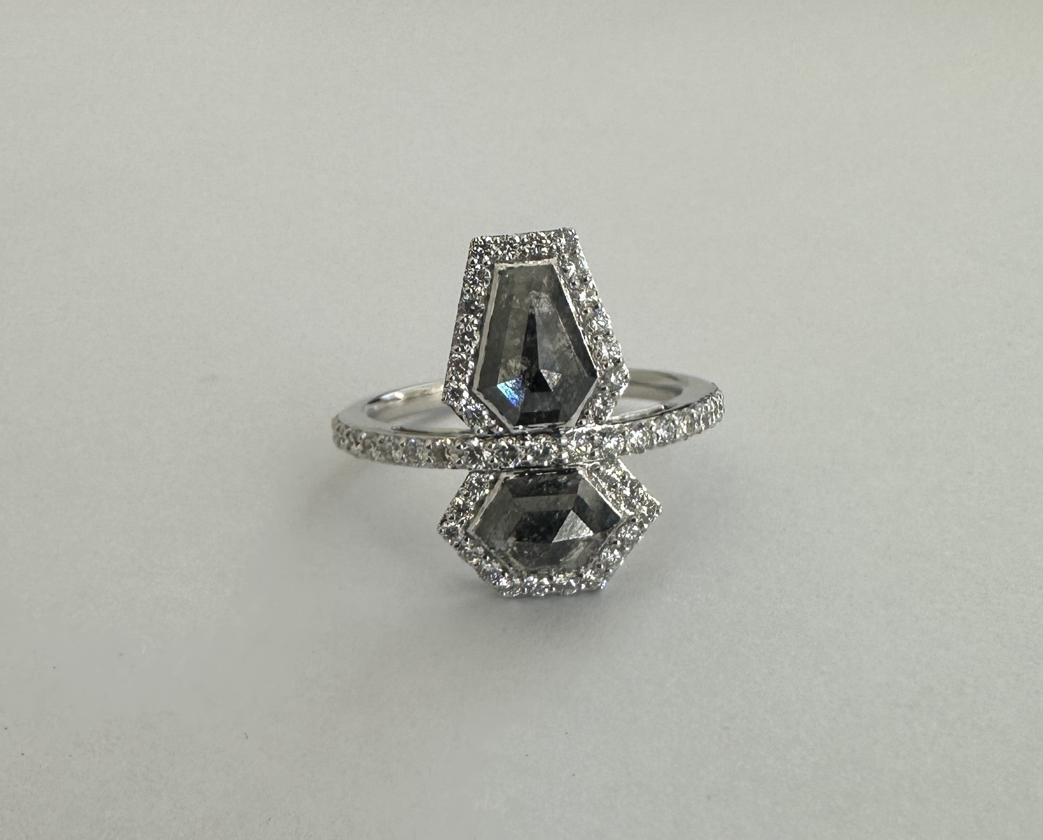 2.80 ct diamond 18k white gold ring