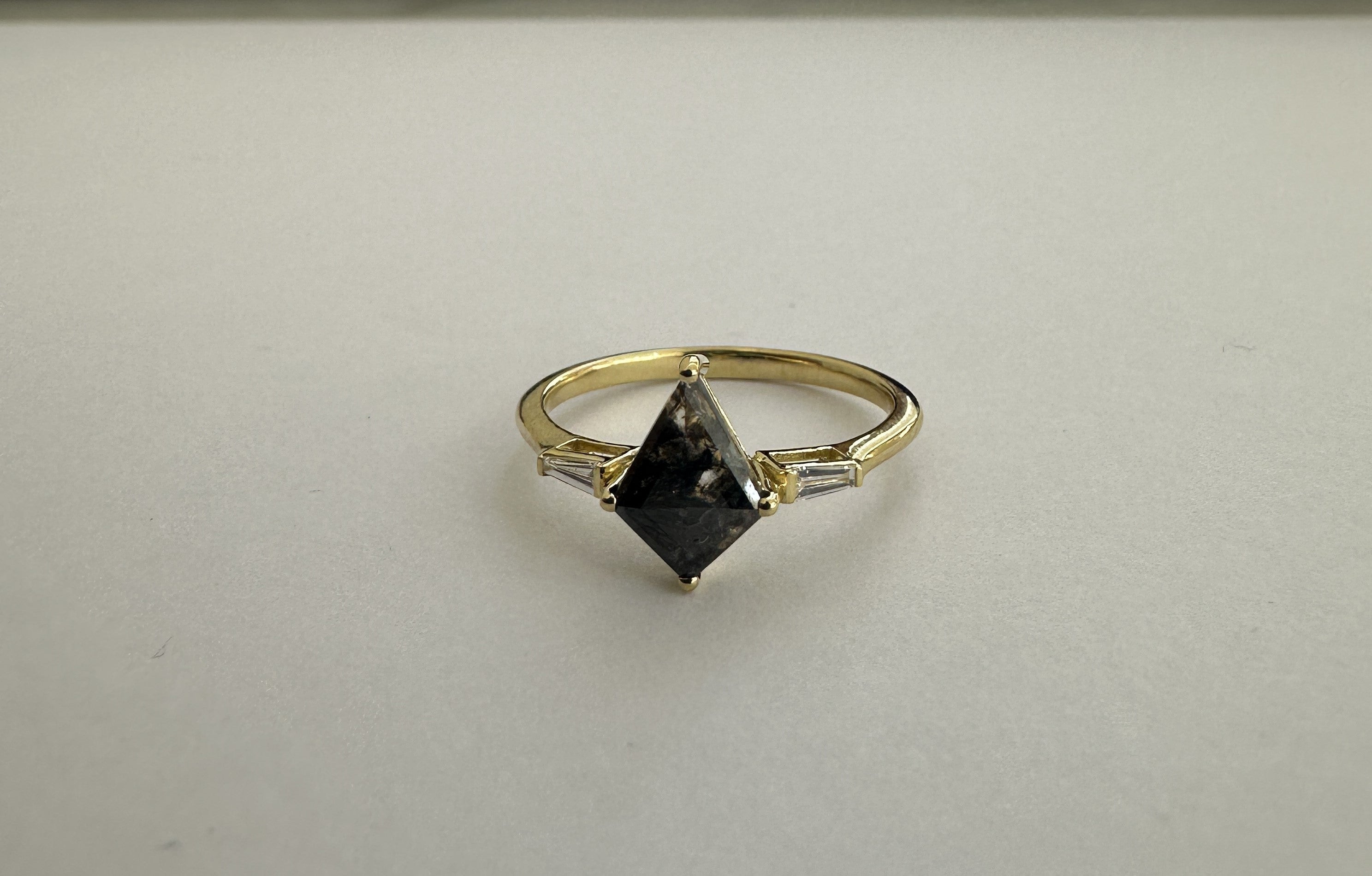 0.86 ct diamond ring
