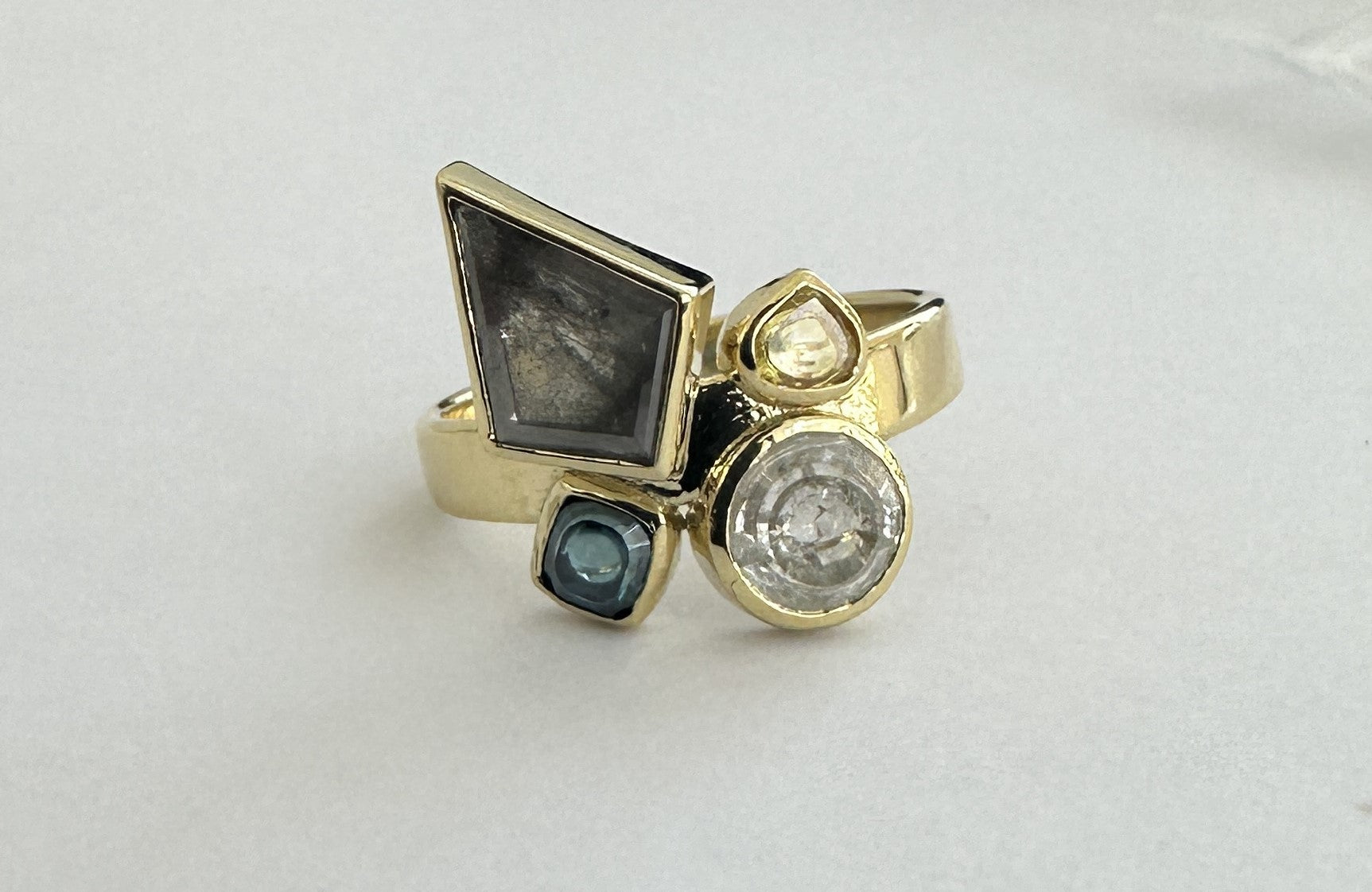 2.87 ct diamond 18k yellow gold ring