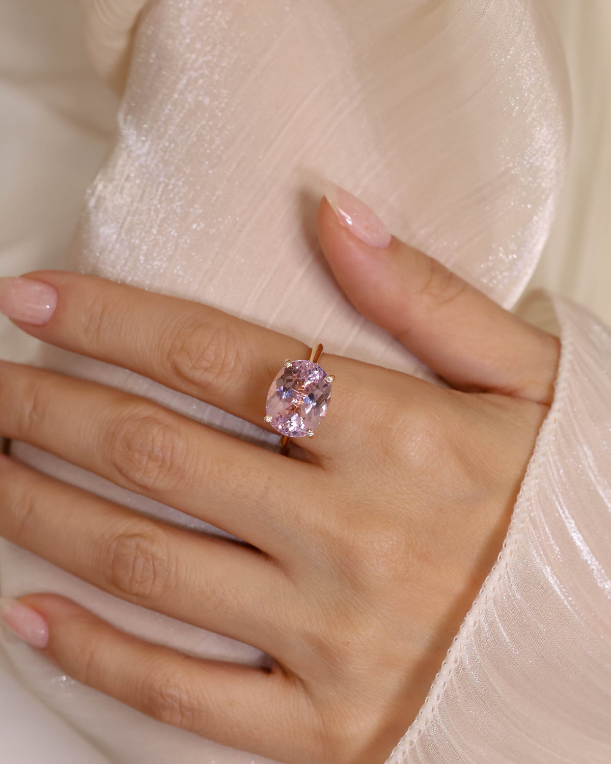 Oval Kunzite Solitaire Ring in 18K Rose Gold, 12.43 ct