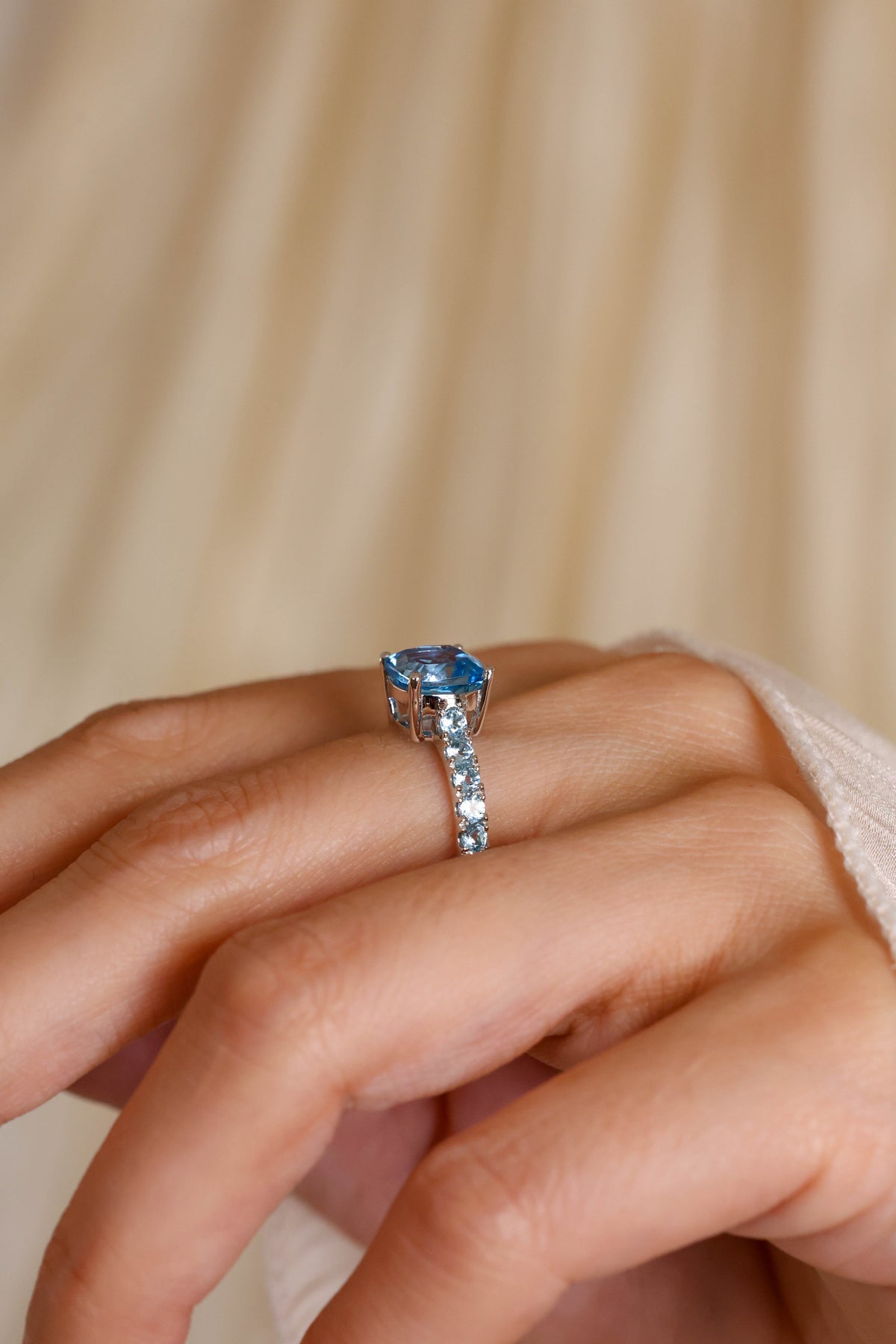Blue Topaz Ring in 18K White Gold – view 2