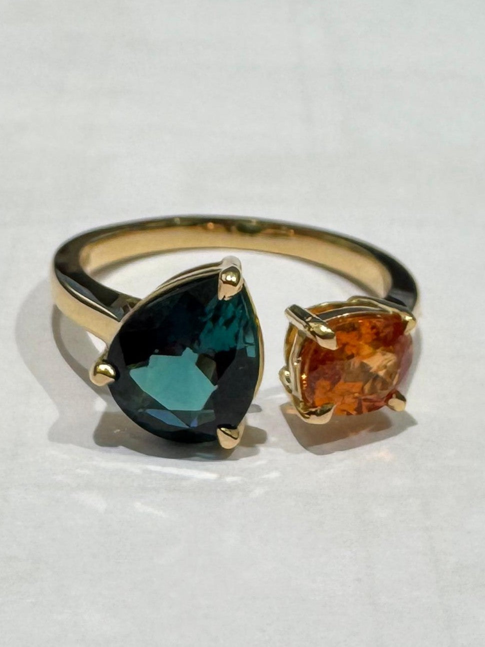 1.85 ct color stone 18k yellow gold ring