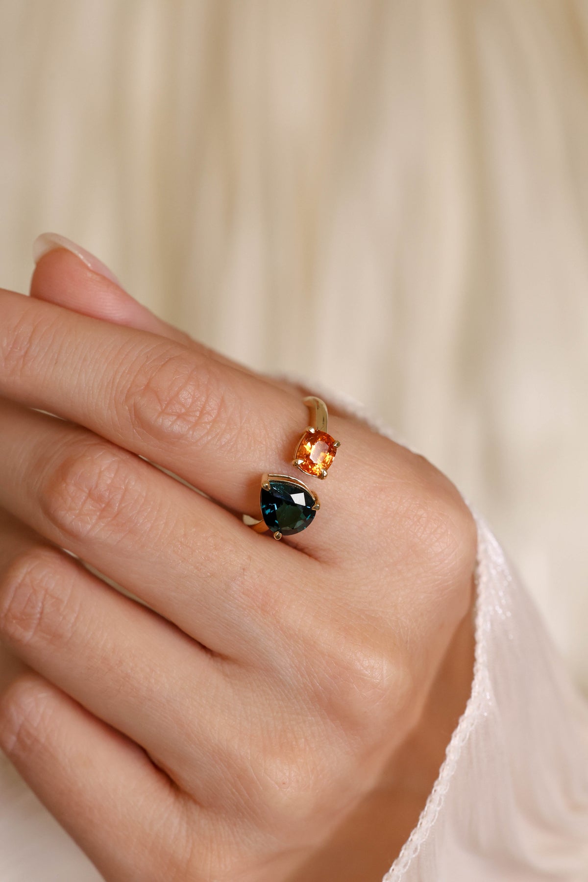 Color Stone Toi et Moi Ring in 18K Yellow Gold – view 2