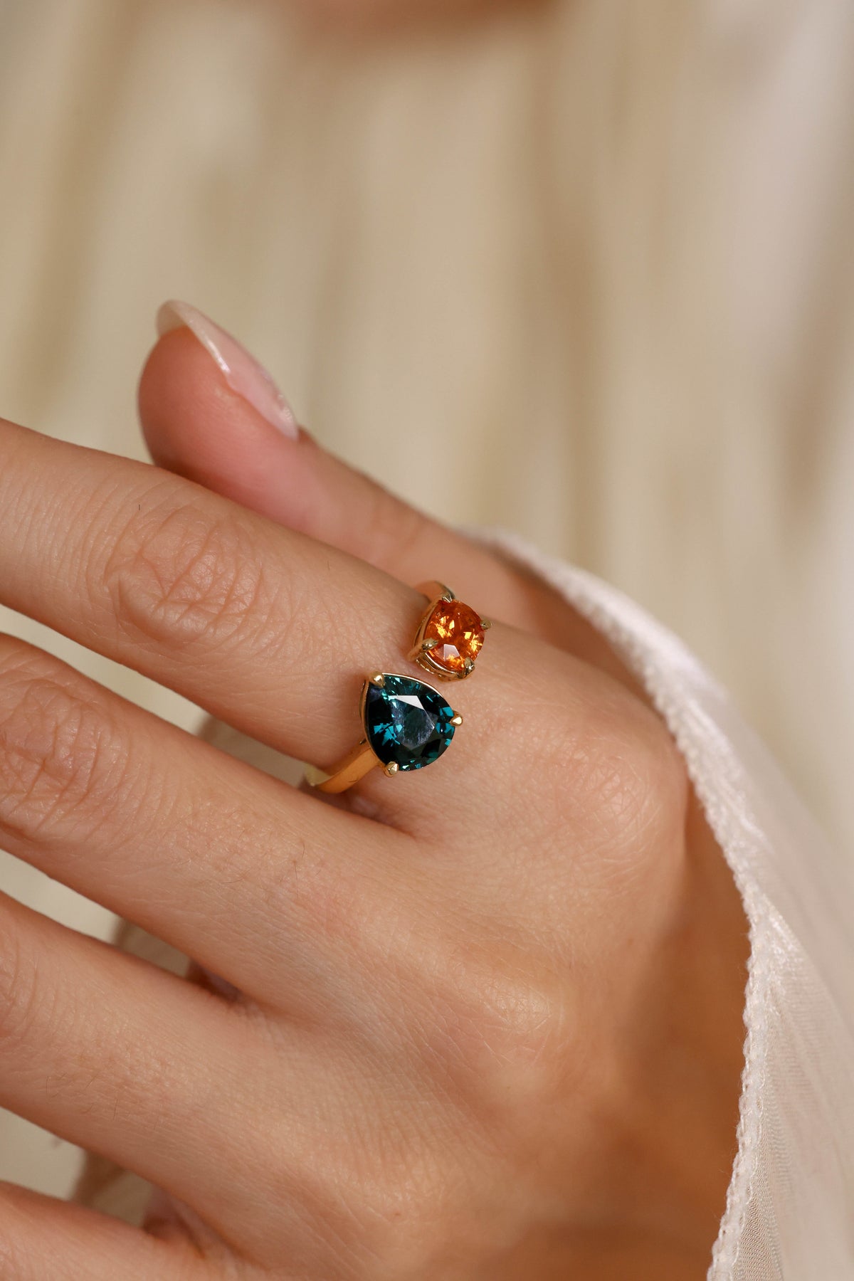 Color Stone Toi et Moi Ring in 18K Yellow Gold – view 3