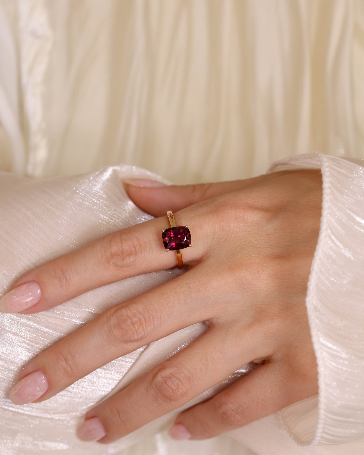 Purple Garnet Solitaire Ring in 18K Rose Gold, 4.07 ct
