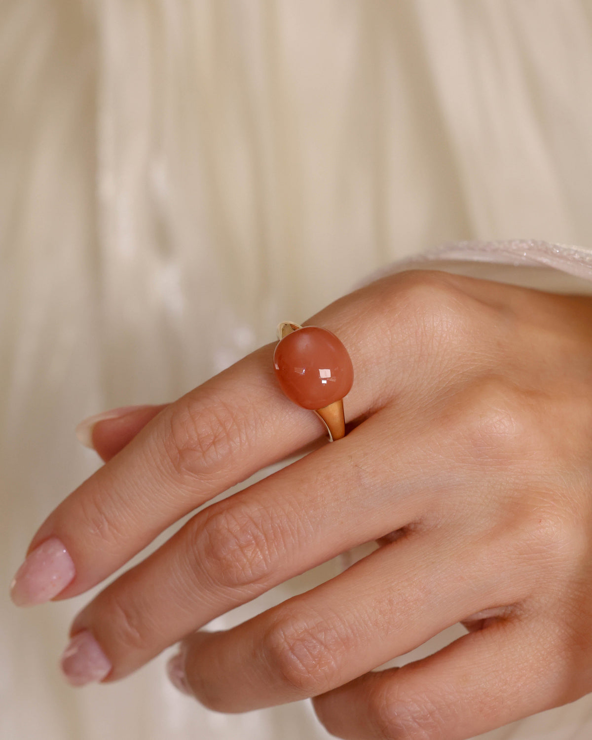 Moonstone Cabochon Ring in 18K Rose Gold, 11.85 ct