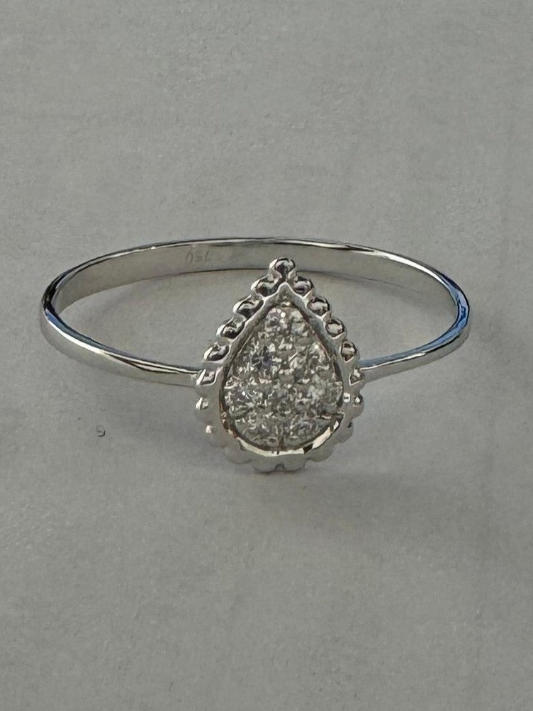 0.12 ct diamond 18k white gold ring