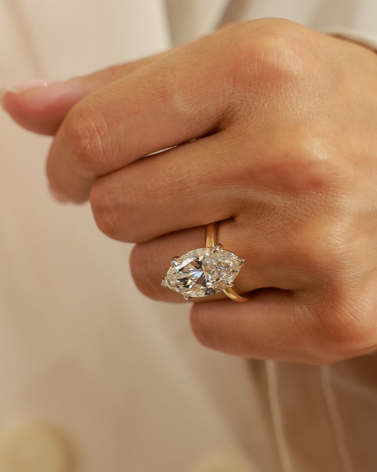 Luna Solitaire Ring - Marquise 7.74 ct in 18K Yellow Gold – view 4