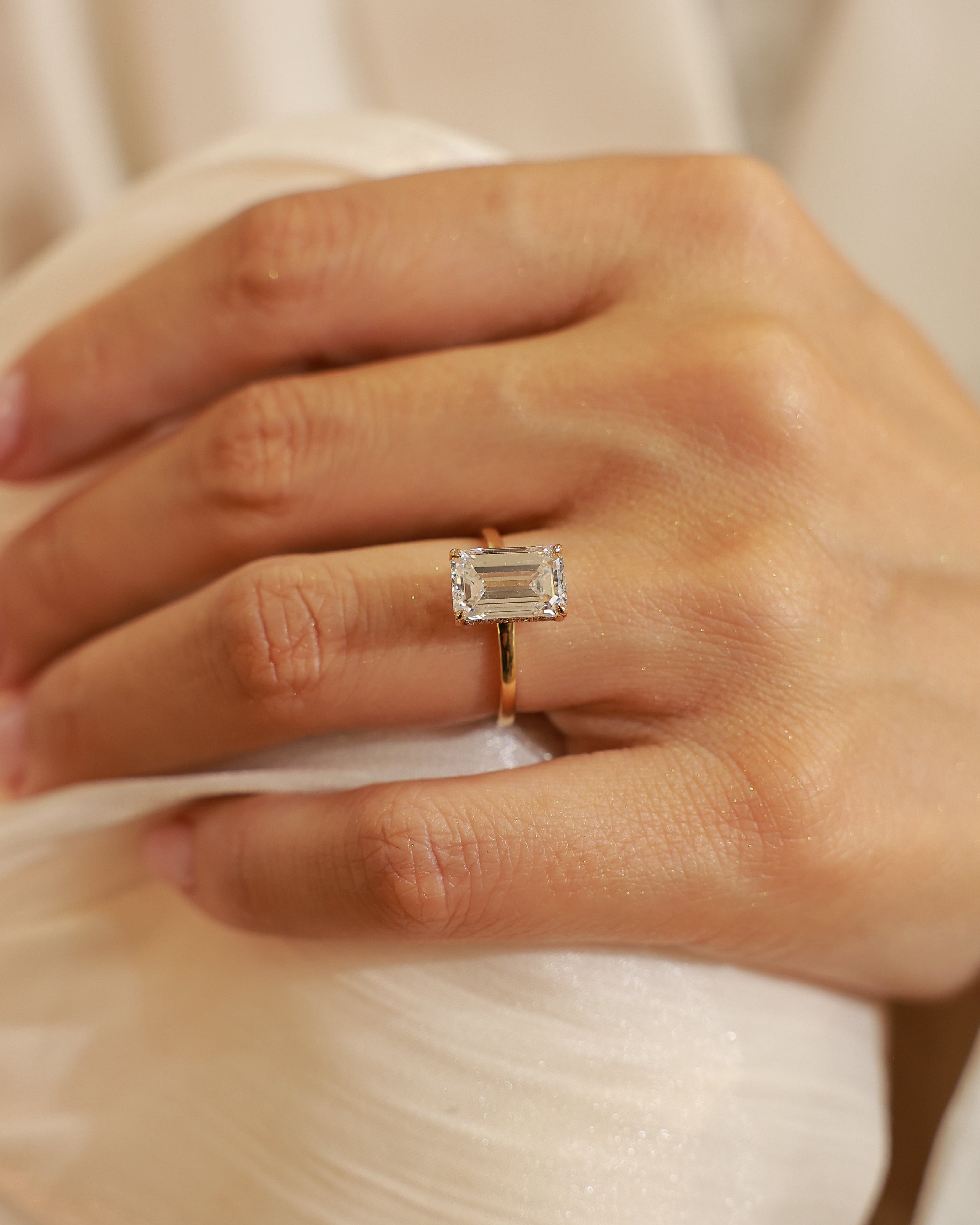 NOBLE RING - EMERALD CUT 3,09 ct.
