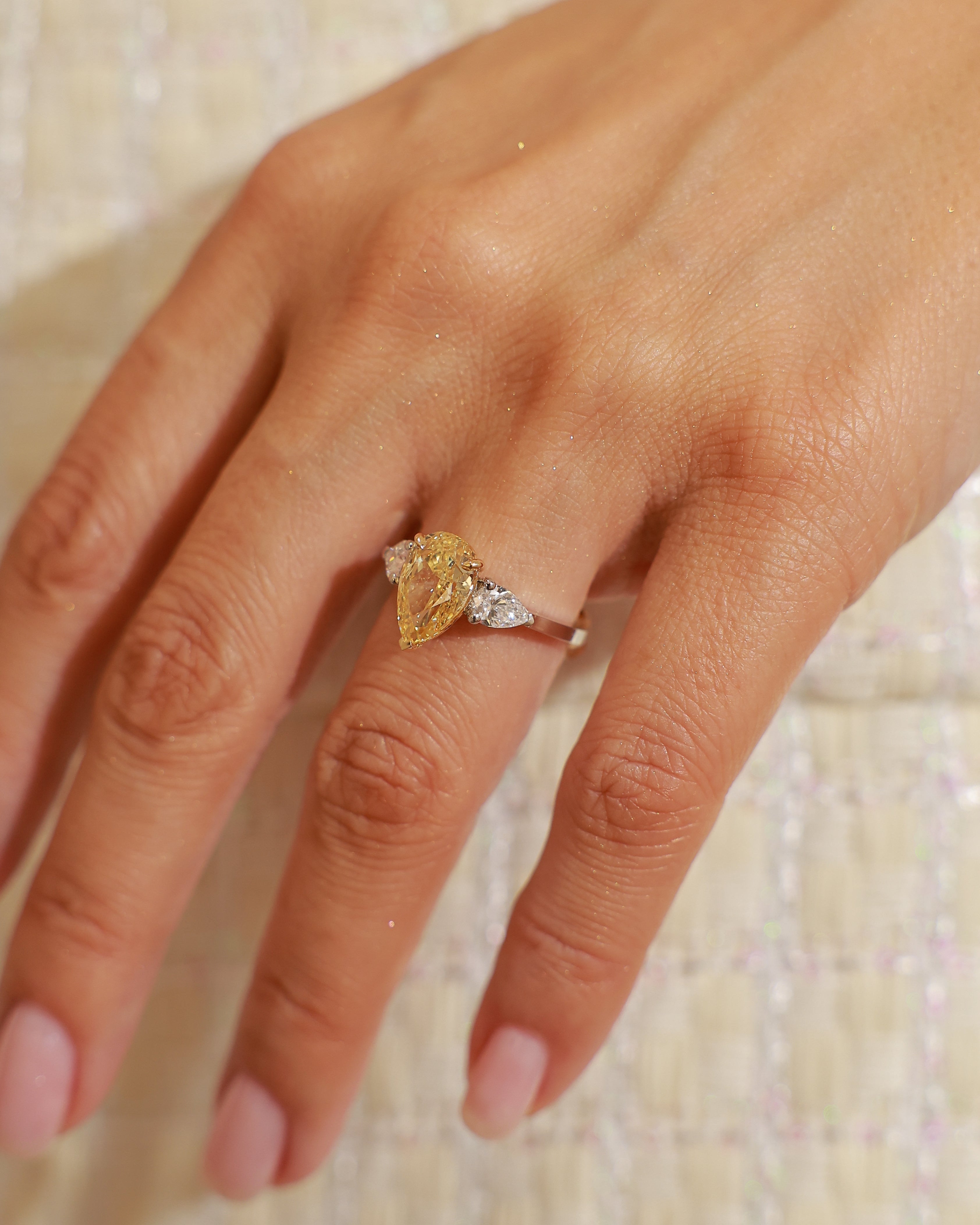 LG PEAR FANCY 3.0 CT YELLOW VS1 SIDE 0.71 CT