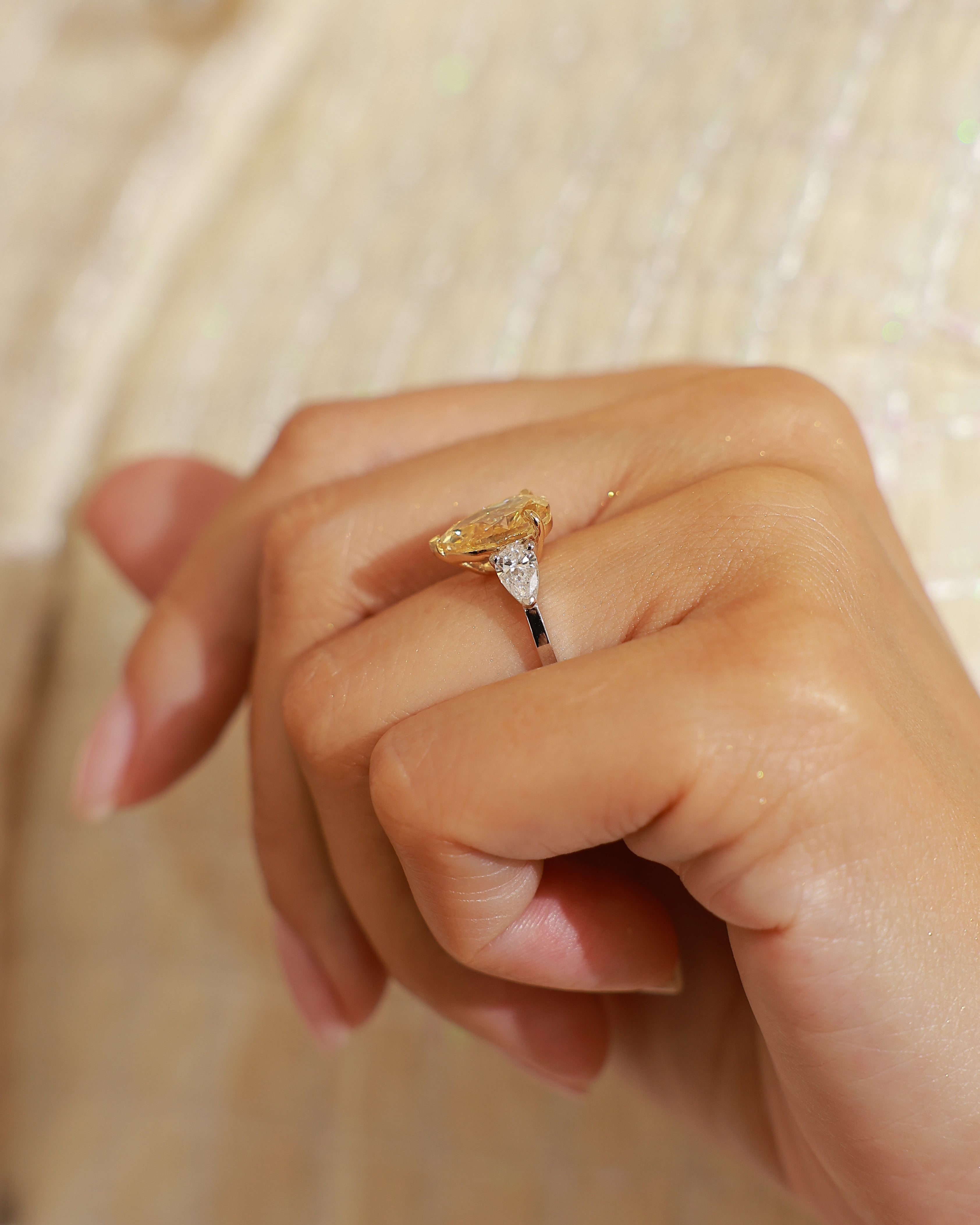 LG PEAR FANCY 3.0 CT YELLOW VS1 SIDE 0.71 CT