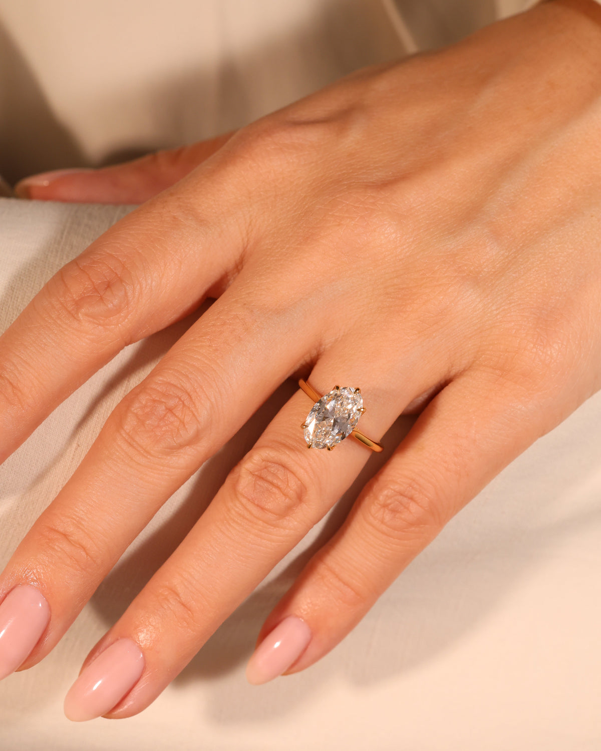 OVAL LAB DIAMOND FLOWER PETAL RING