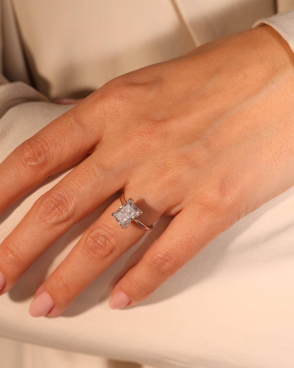 RADIANT LAB DIAMOND FLOWER PETAL RING