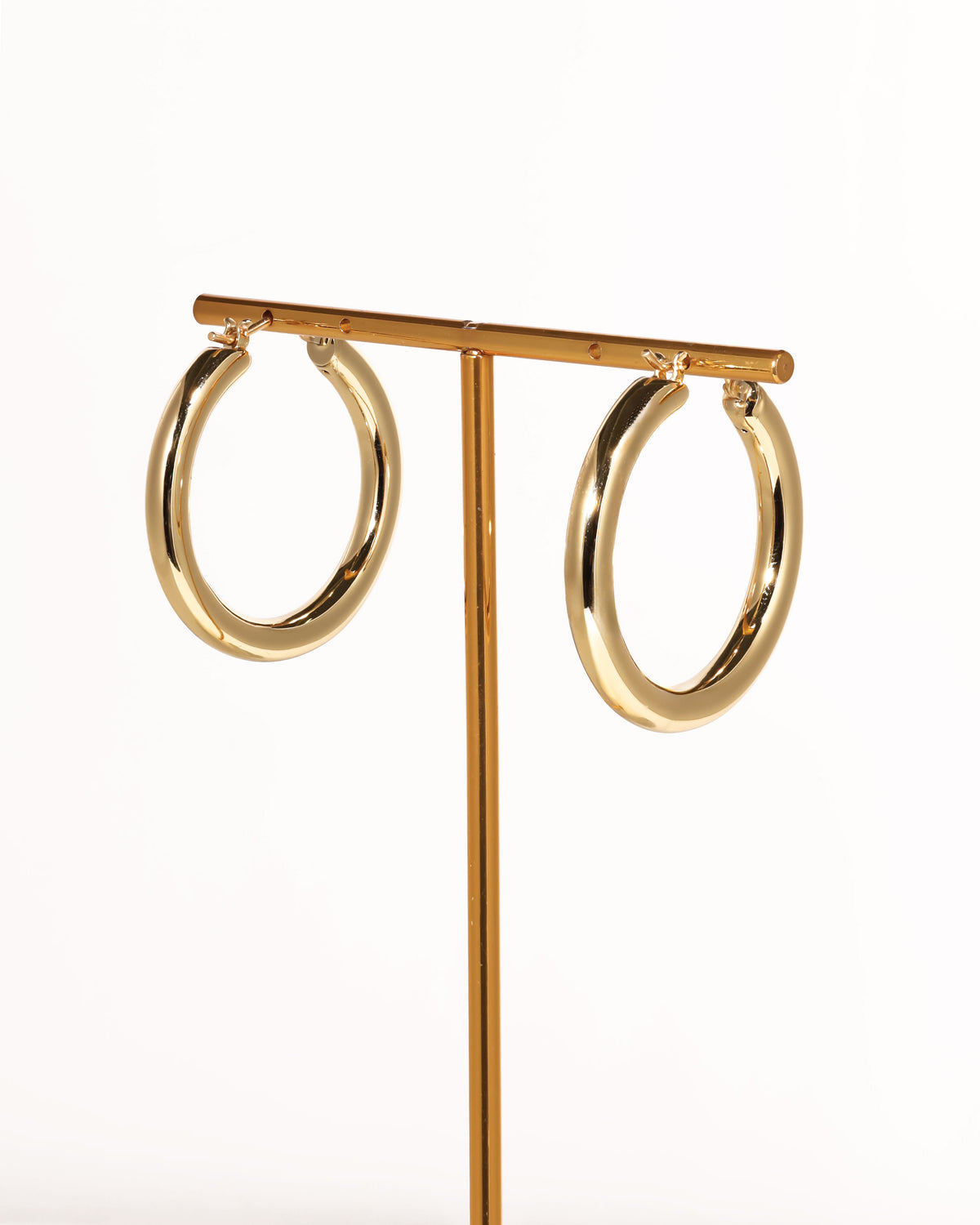 Classic Gold Tube Hoop Earrings in 18K Yellow Gold – GER00132