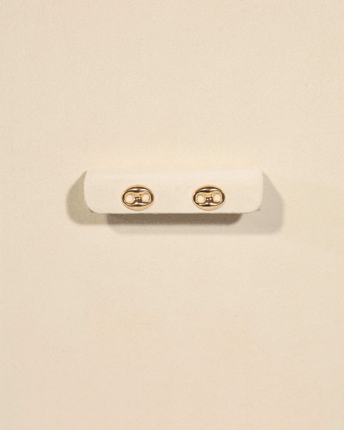 Coffee Bean Stud Earrings in 18K Yellow Gold – GER00140