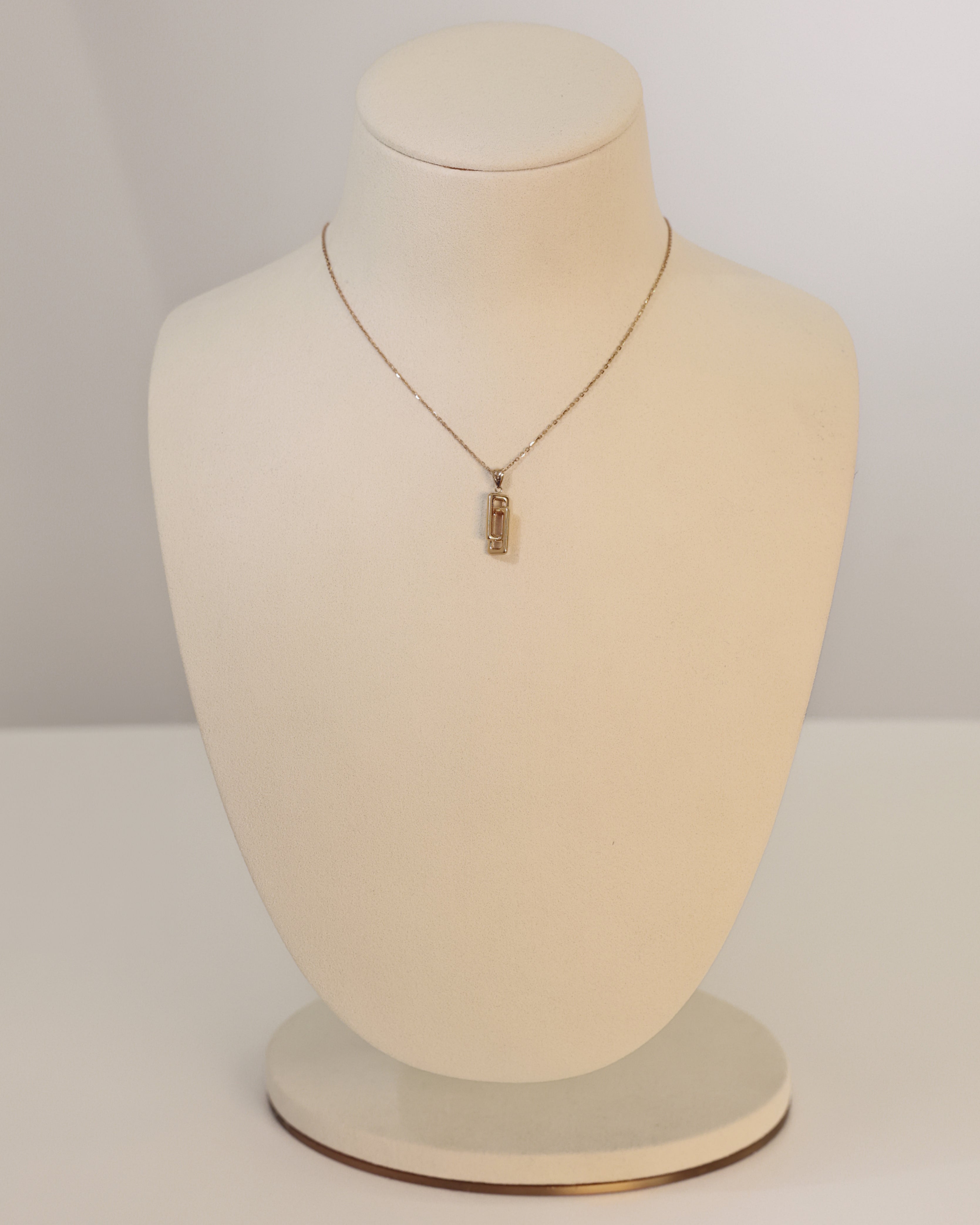 GOLD RECTANGLE PENDANT