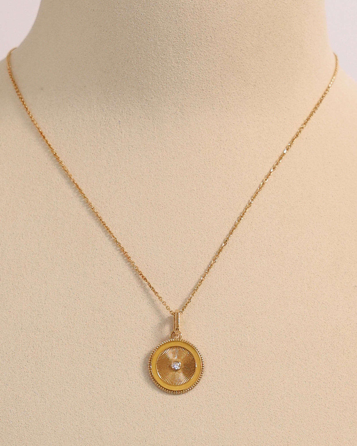 CIRCLE ENAMEL NECKLACE