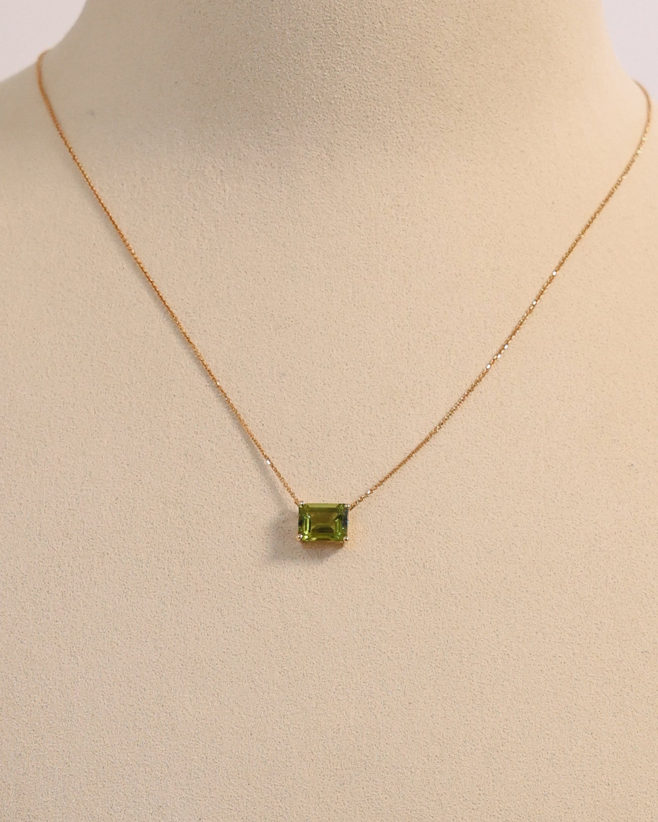 GREEN PERIDOT NECKLACE