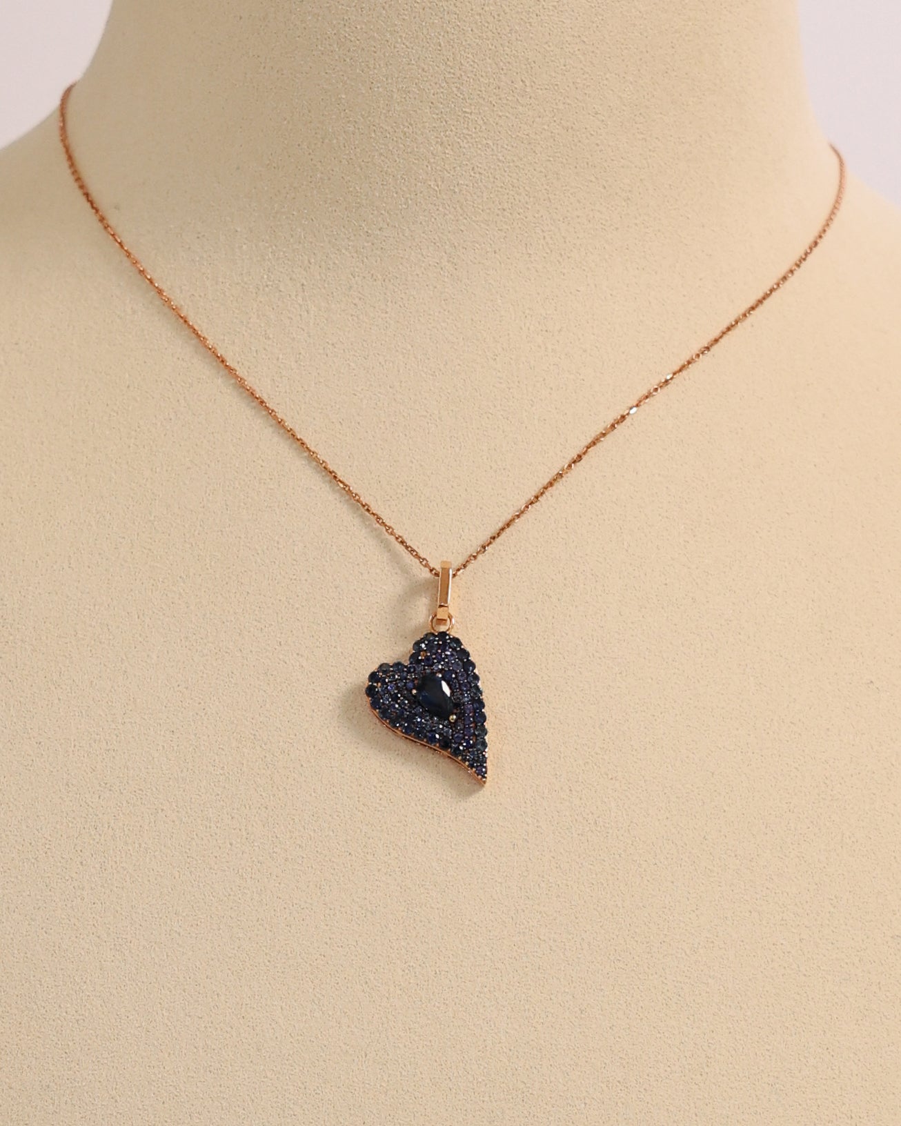 BLUE SAPPHIRE HEART NECKLACE