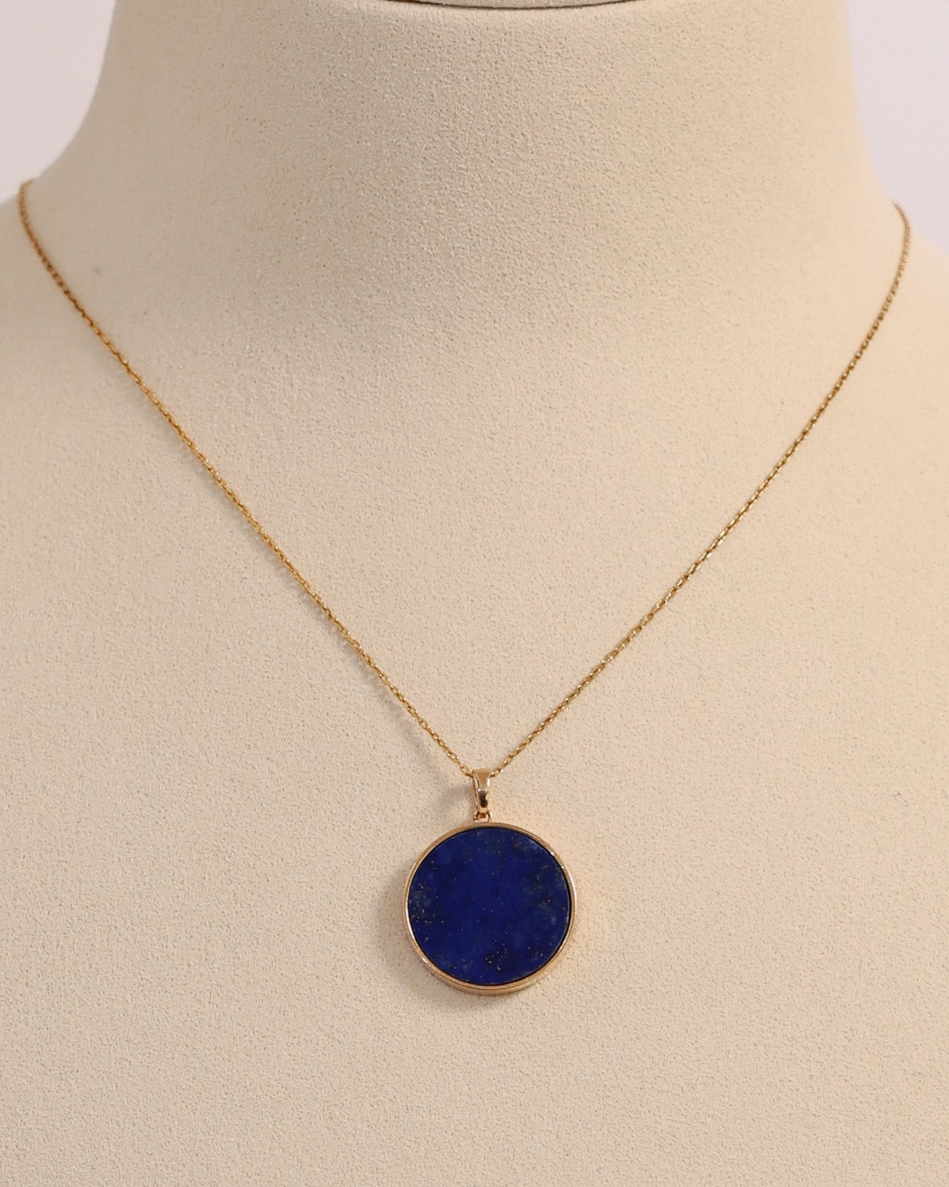 LAPIS CIRCLE PENDANT