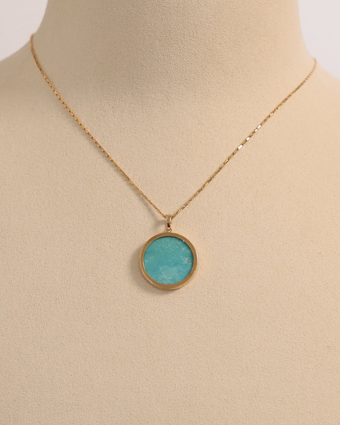 TURQUOISE BIG CIRCLE PENDANT