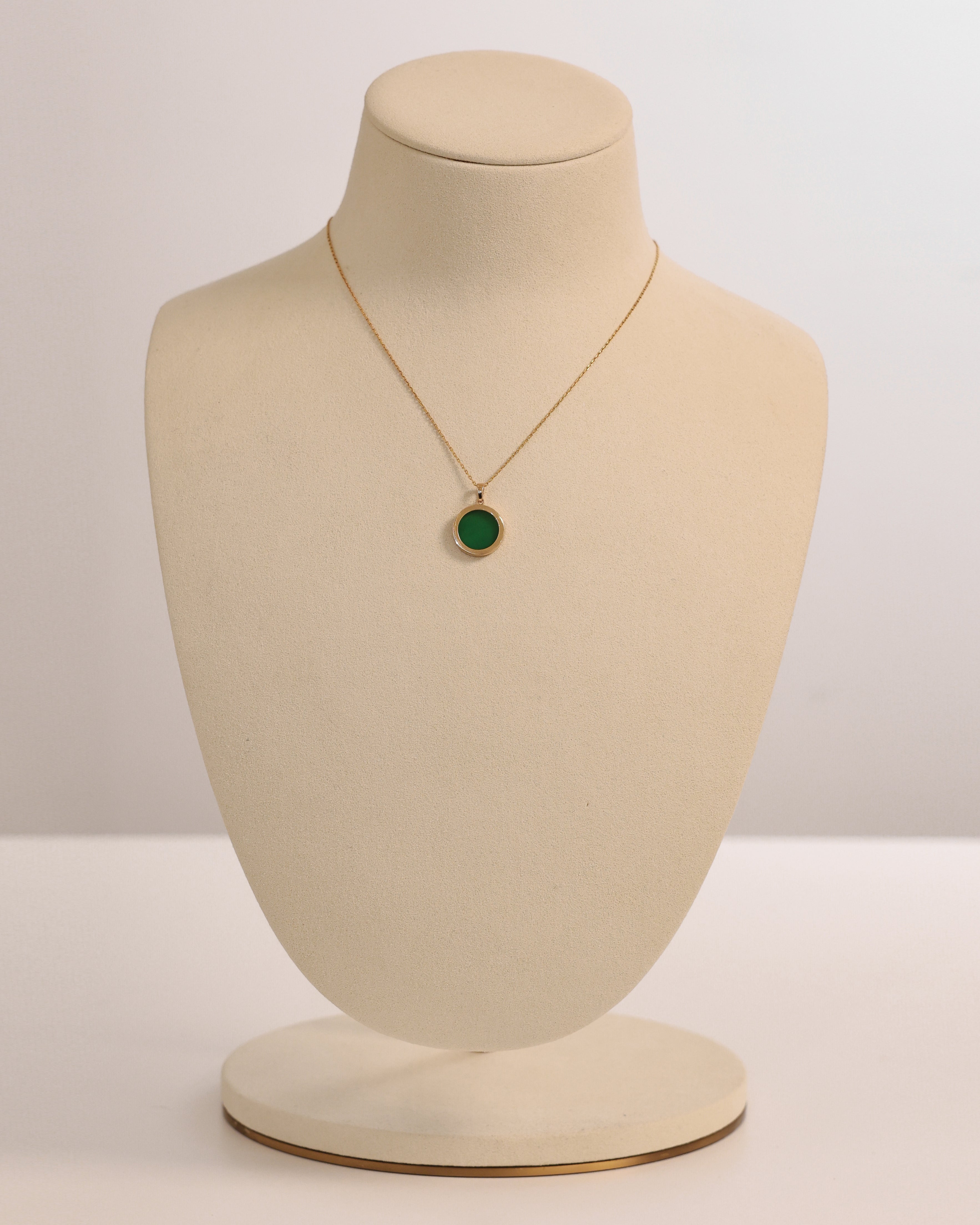 GREEN AGATE MINI CIRCLE PENDANT