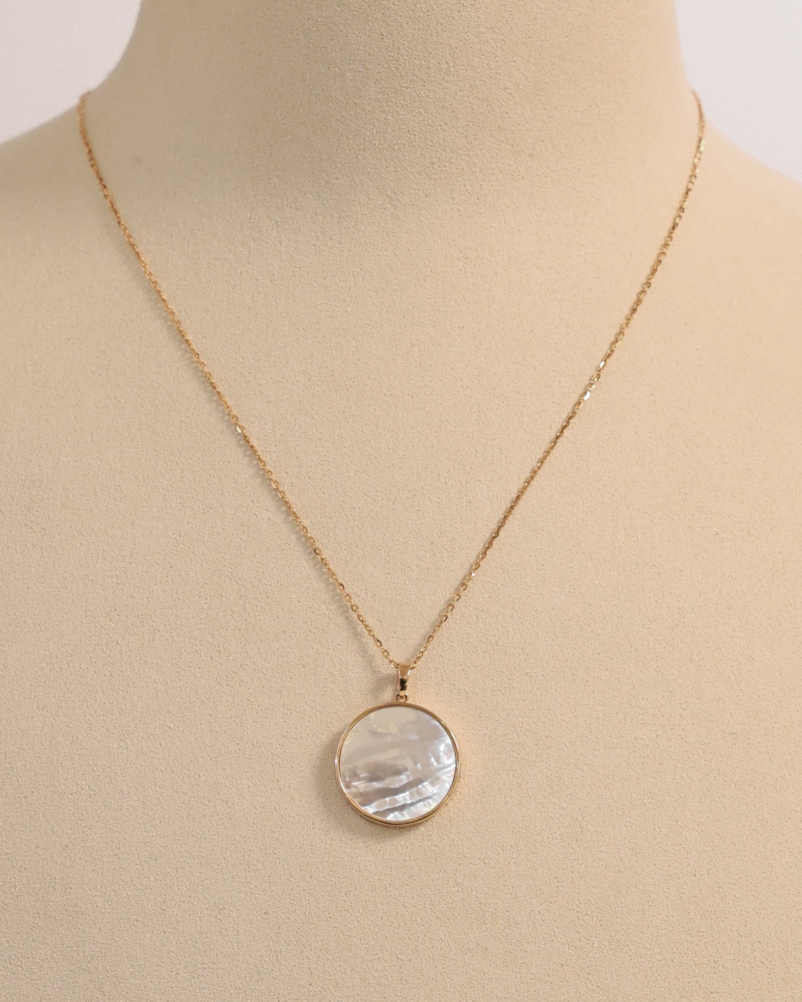 PEARL BIG CIRCLE PENDANT