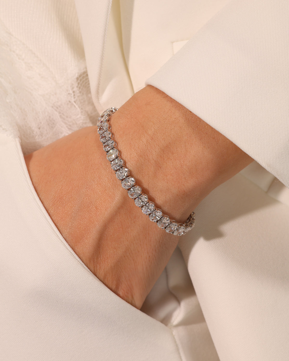 18.90 ct Oval Lab Diamond Tennis Bracelet, worn on wrist – DBR00094